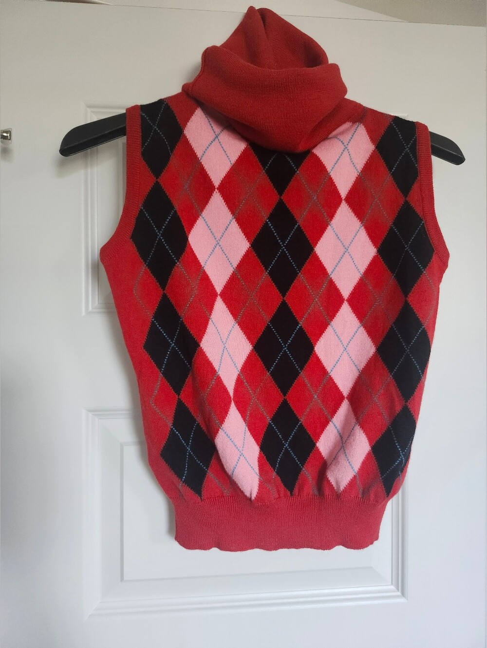 D&G Red and Pink Argyle Sleeveless Turtleneck Sweater Vest